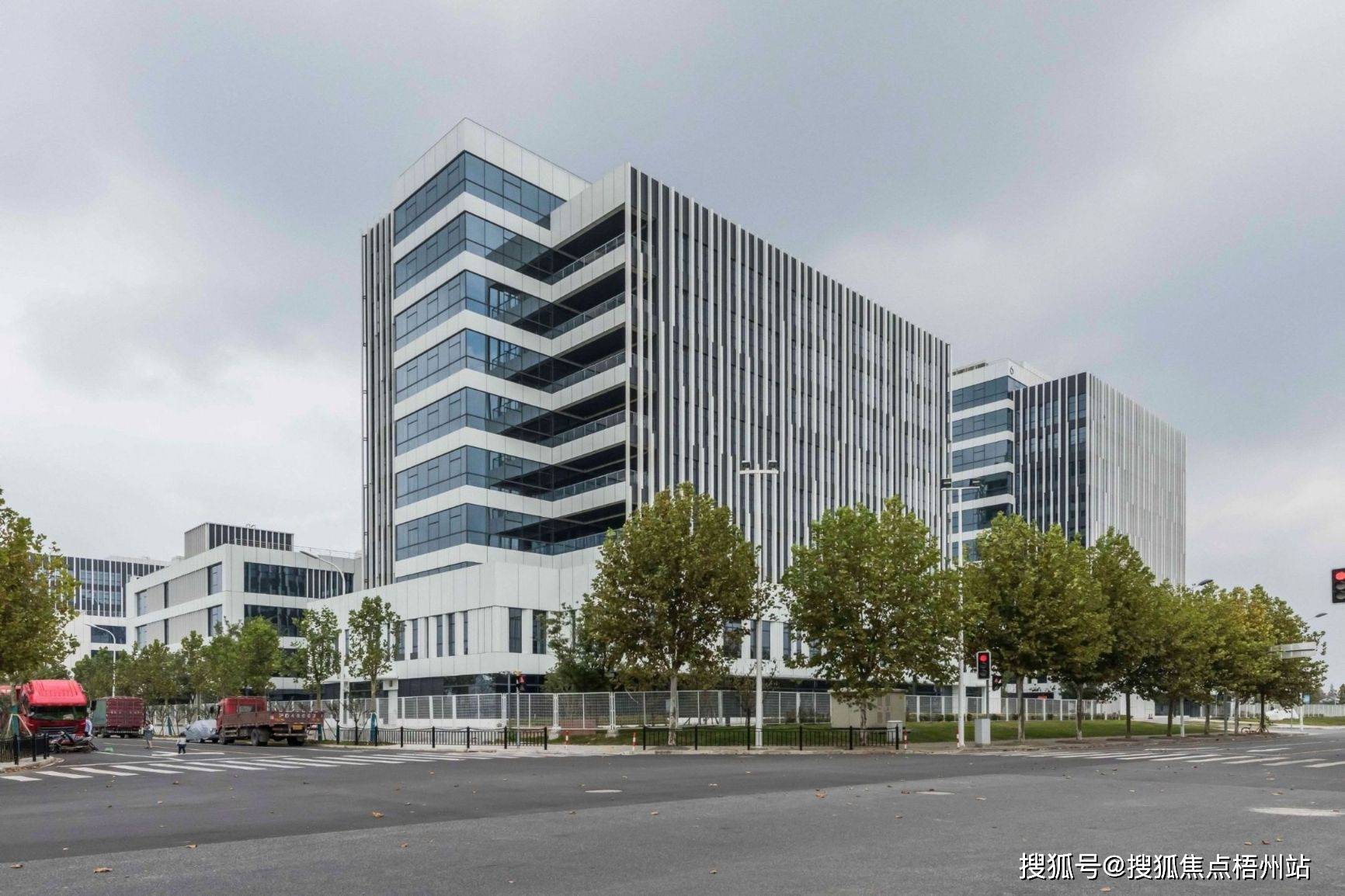情→上海浦东软件园三林园更新发布首页网站