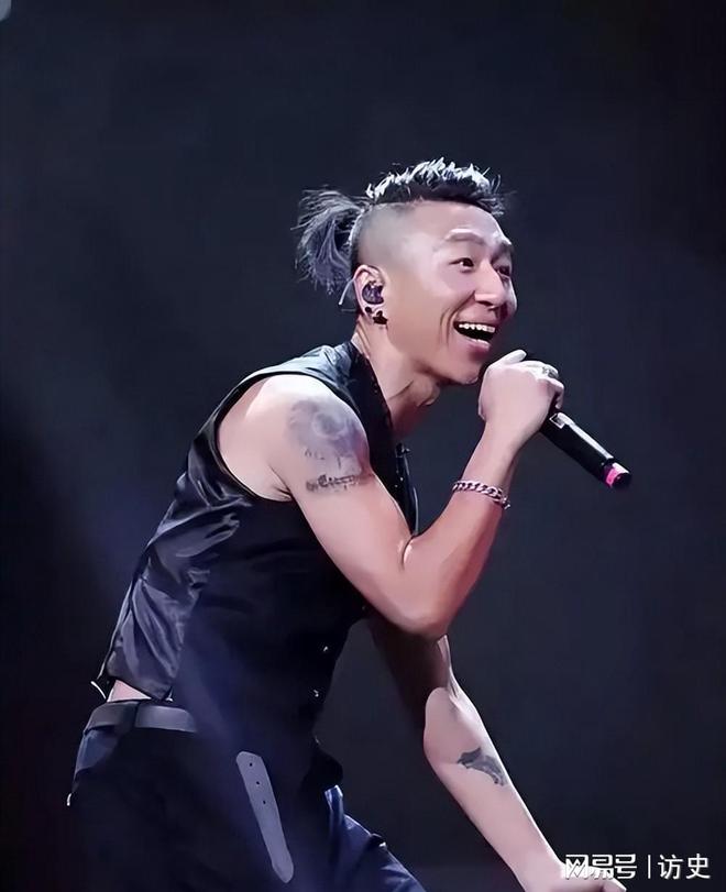 胖到认不出17岁儿子1米8长得像妈电子pg陈羽凡现状：低调生活50岁(图10)