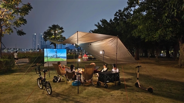 指南：当贝Smart1让户外影院触手可及pg电子试玩平台2025露营投影仪选购(图5)